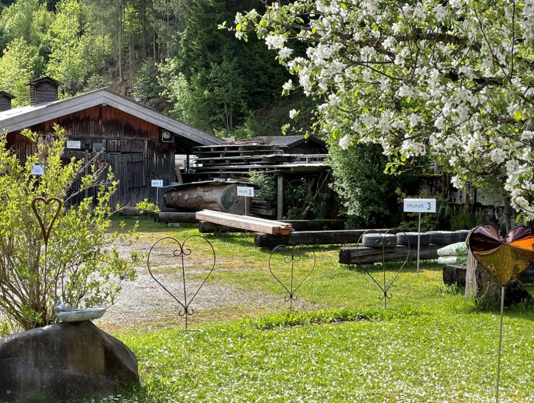 Camping-Stellplatz im Gr&uuml;nen in M&uuml;hlbach am Hochk&ouml;nig